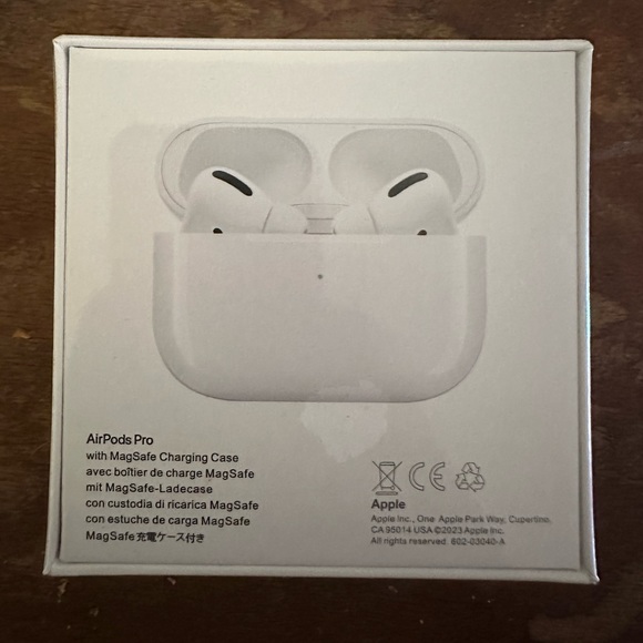 AirPods Pro - Picture 2 of 2